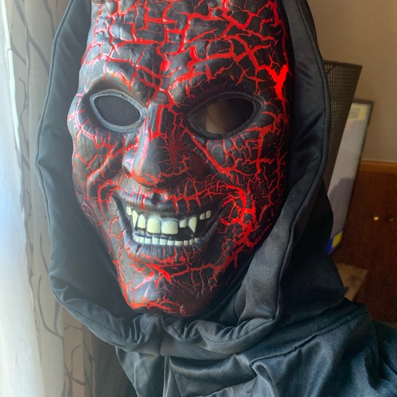 Demons light up mask - Picture 2 of 6